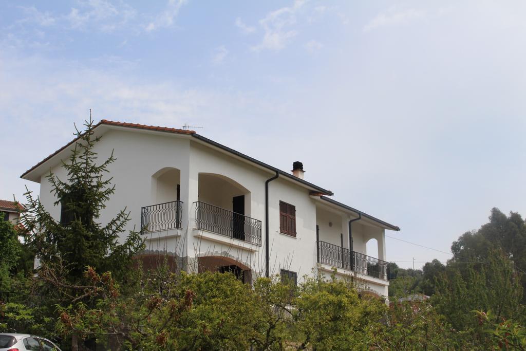 House In Caramagna Διαμέρισμα Imperia Δωμάτιο φωτογραφία